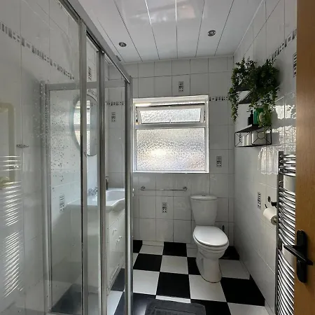 Luxury 5bd, Gym, Parking, Bus To Airport, Sleeps10 Edimburgo