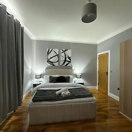Villa Luxury 5bd, Gym, Parking, Bus To Airport, Sleeps10