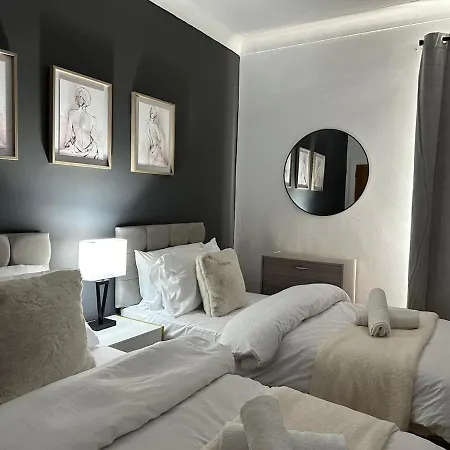 Villa Luxury 5bd, Gym, Parking, Bus To Airport, Sleeps10