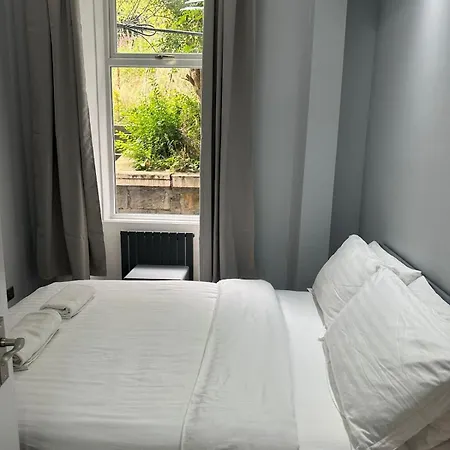 Centre Ground Floor 3 Bedroom