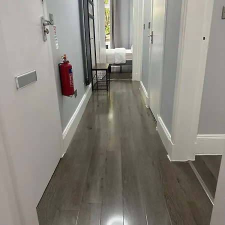 Centre Ground Floor 3 Bedroom Apartment