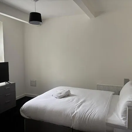 Spacious 3 Bed Modern