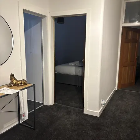 Spacious 3 Bed Modern Appartement Edinburgh