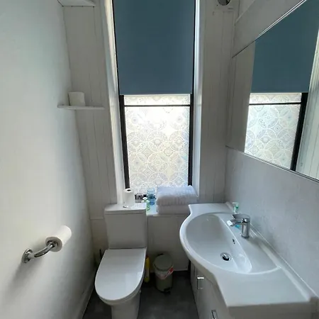 Charming Flat In Beautiful Area *