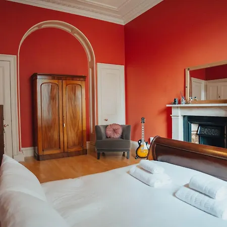 Traditional 2 Bedroom Apartament *