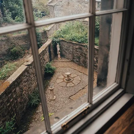 Traditional 2 Bedroom * 에든버러