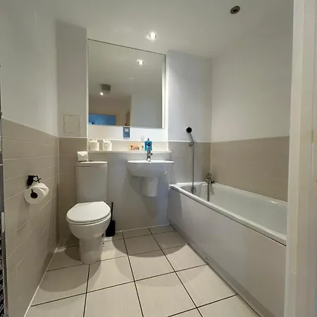 公寓 Waterfront Spacious Flat