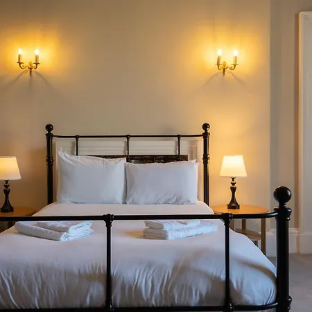 Historic Townhouse In Centre *