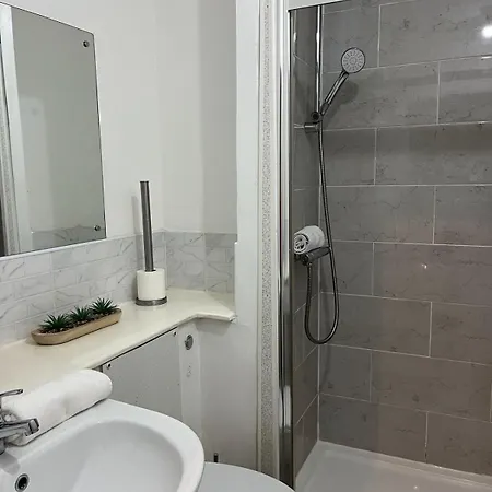Cosy By The Meadows 5 *
