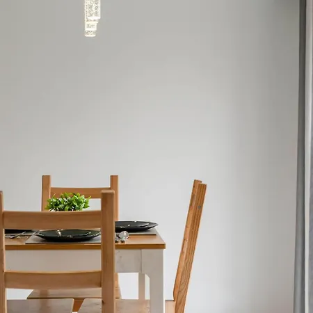 Free Parking - Centre - Sleeps 5 - Modern * Edinburgh