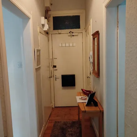 Apartment Lovely Flat In Gorgie, *