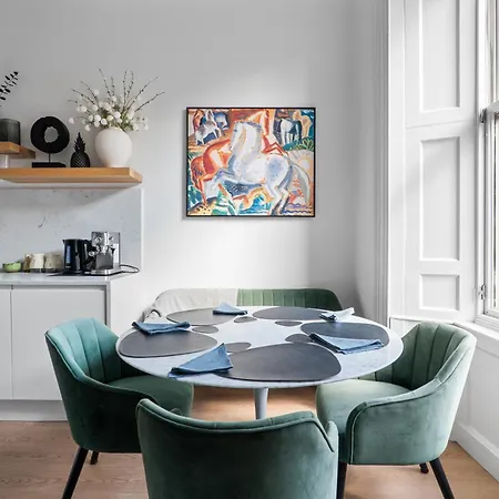 Edinburgh's Finest - Chic And Luxurious Shore *