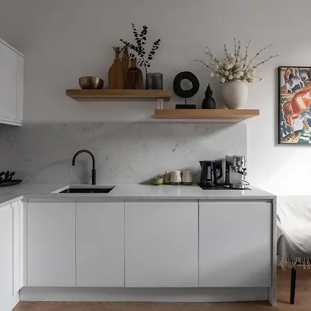 Edinburgh's Finest - Chic And Luxurious Shore