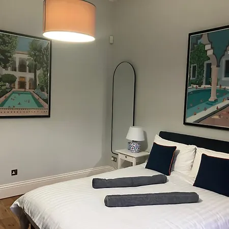 Victorian With Car Parking In Driveway, Murrayfield Appartement Edinburgh