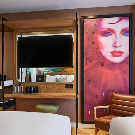 Hotel Nyx 4*