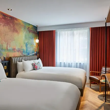 Hotel Nyx