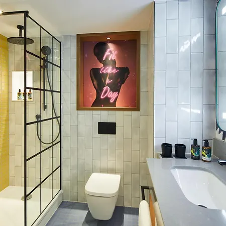 Hotel Nyx 4*