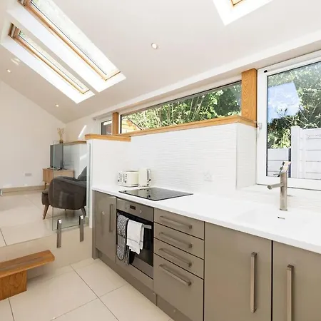 別荘 Argyl - The Foundry, A Bright One Bedroom House With Balcony *