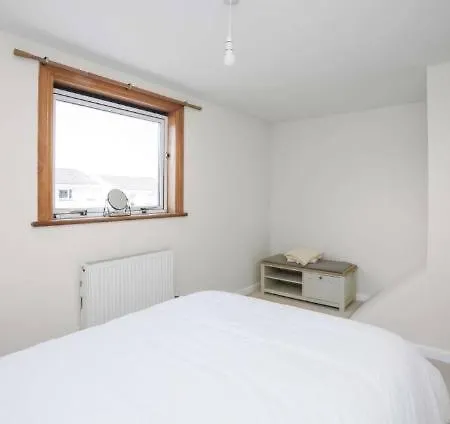 Charming 2 Bedroom With Parking And Garden Дом отдыха *