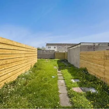Charming 2 Bedroom With Parking And Garden *