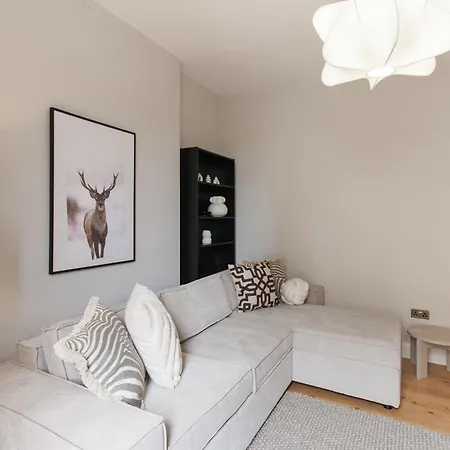 Sublime 1bd Retreat Near Centre