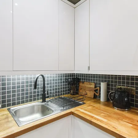 Sublime 1bd Retreat Near Centre