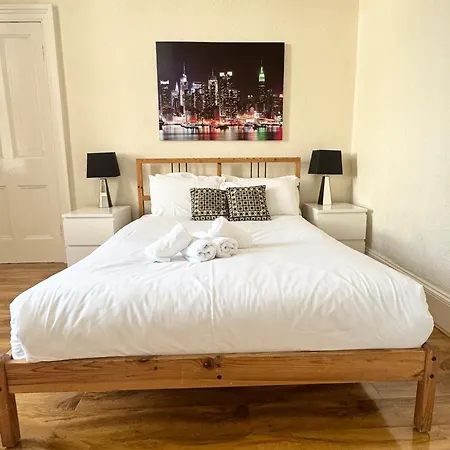 2 Bed Flat In