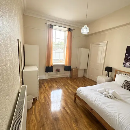 Appartement 2 Bed Flat In