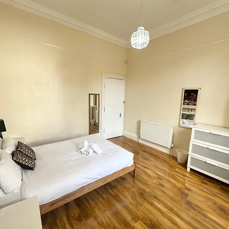 Appartement 2 Bed Flat In *