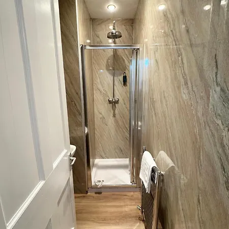 2 Bed Flat In * Édimbourg