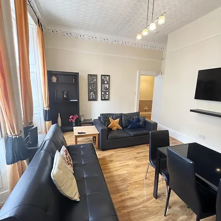 Appartement 2 Bed Flat In *