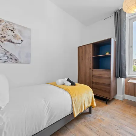 Thorntree 2 Bedroom With Sofa Bed - *