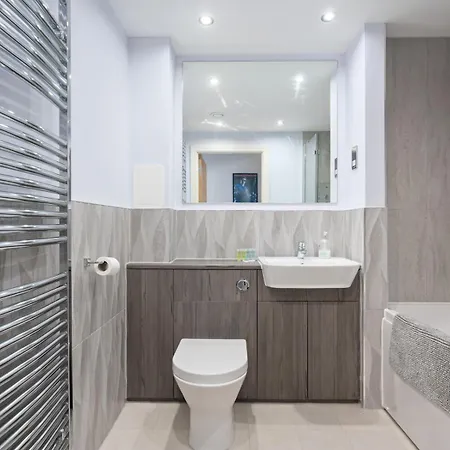 Pass The Keys Modern 2bed Lejlighed *