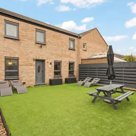 Dynastays- Stylish Seaside Home- Adults Only, Dog Friendly, Garden & Parking Casa de Férias