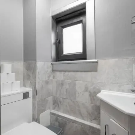 Dynastays- Stylish Seaside Home- Adults Only, Dog Friendly, Garden & Parking Casa vacanze Edimburgo