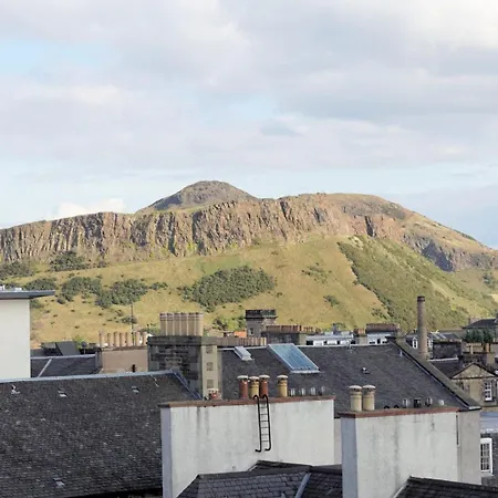 Guestready - Historic Old Town Edinburgh