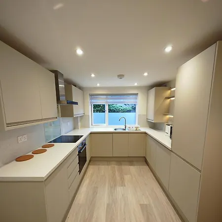 Cozy Corner 2 Bedroom House Vakantiehuis *