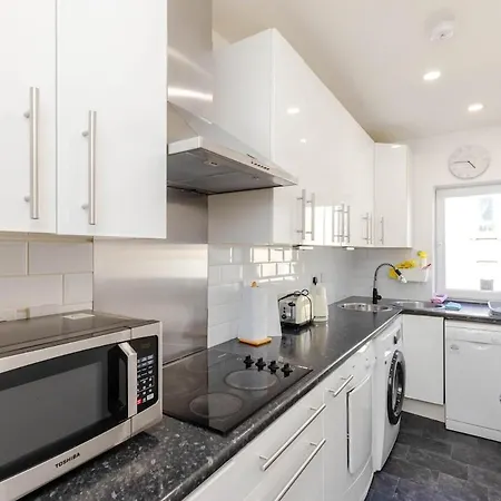 Appartement Two Bedroom Apartment, Free Parking Available Near Centre Attractions *