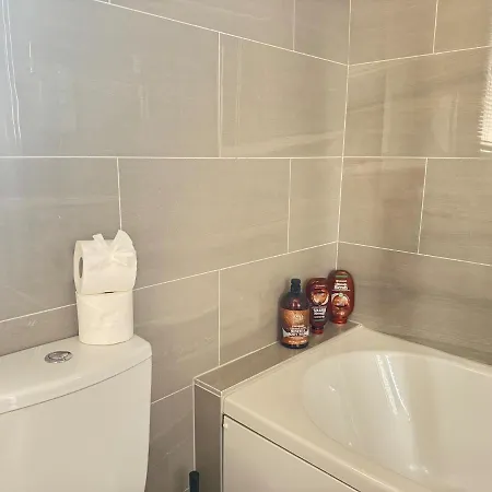 Spacious 2br By Portobello アパート エディンバラ