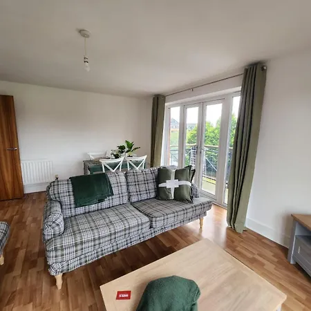Апартаменты Stunning 3bed With Balcony And Free Parking