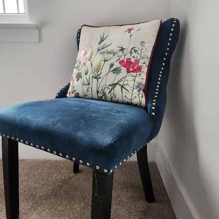 Apartment Stunning 3bed With Balcony And Free Parking *