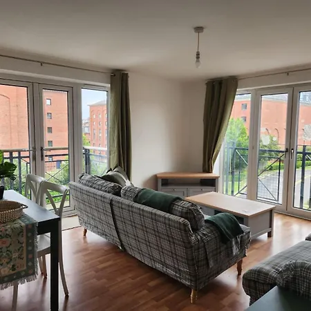 Stunning 3bed With Balcony And Free Parking Апартаменты *