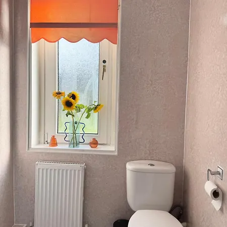 Murrayfield Maindoor Flat With Free Parking And Great Public Transports Link