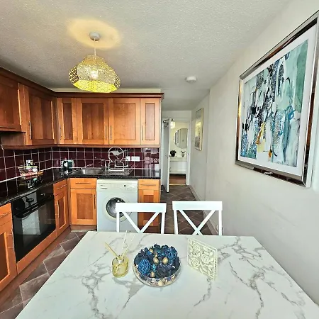 Sensational At South Bridge Apartment