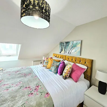 Apartment Sensational At South Bridge