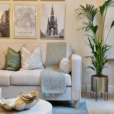 The Compact Caledonian Flat - Haymarket * אדינבורו