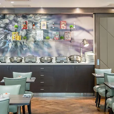 Mercure Haymarket 4*