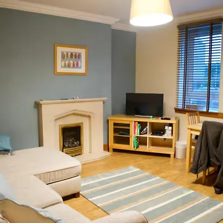 Newly Refurbed With Free Parking
