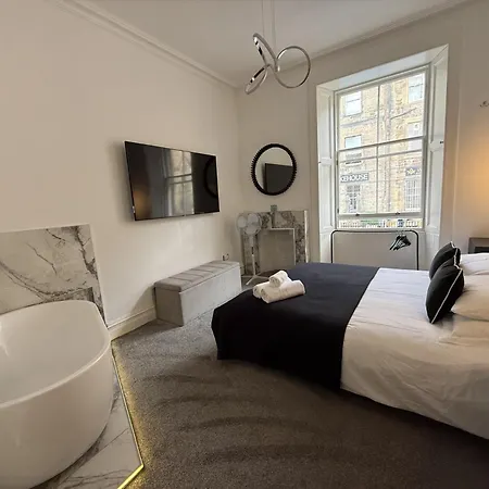 2bedroom By The Castle Apartment Edinburgh