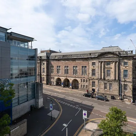 Holyrood Duplex 3-bedroom Apartament